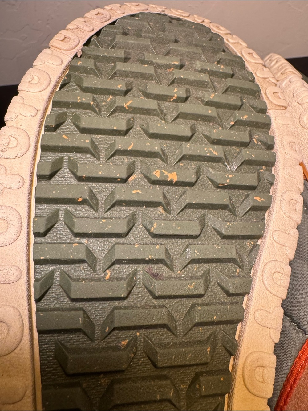 Men’s L.L. Bean Quilted Olive Green and Orange Slip-On Mules Size 12 - Picture 8 of 9